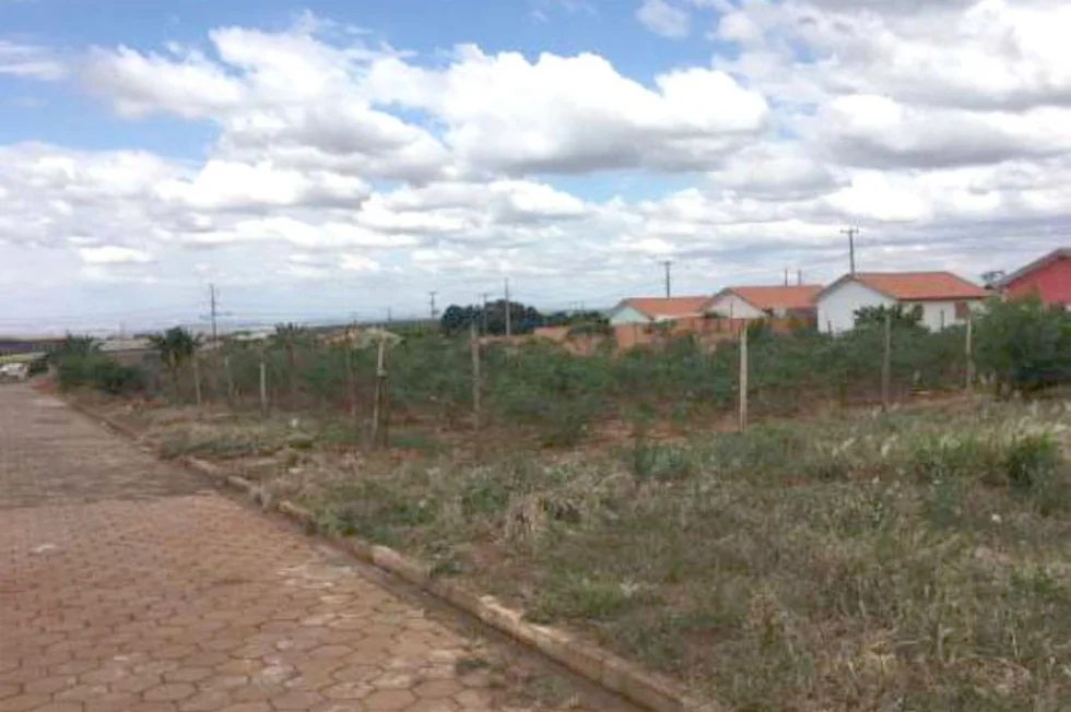 Construção de casas populares vai beneficiar 26 famílias de Prado Ferreira