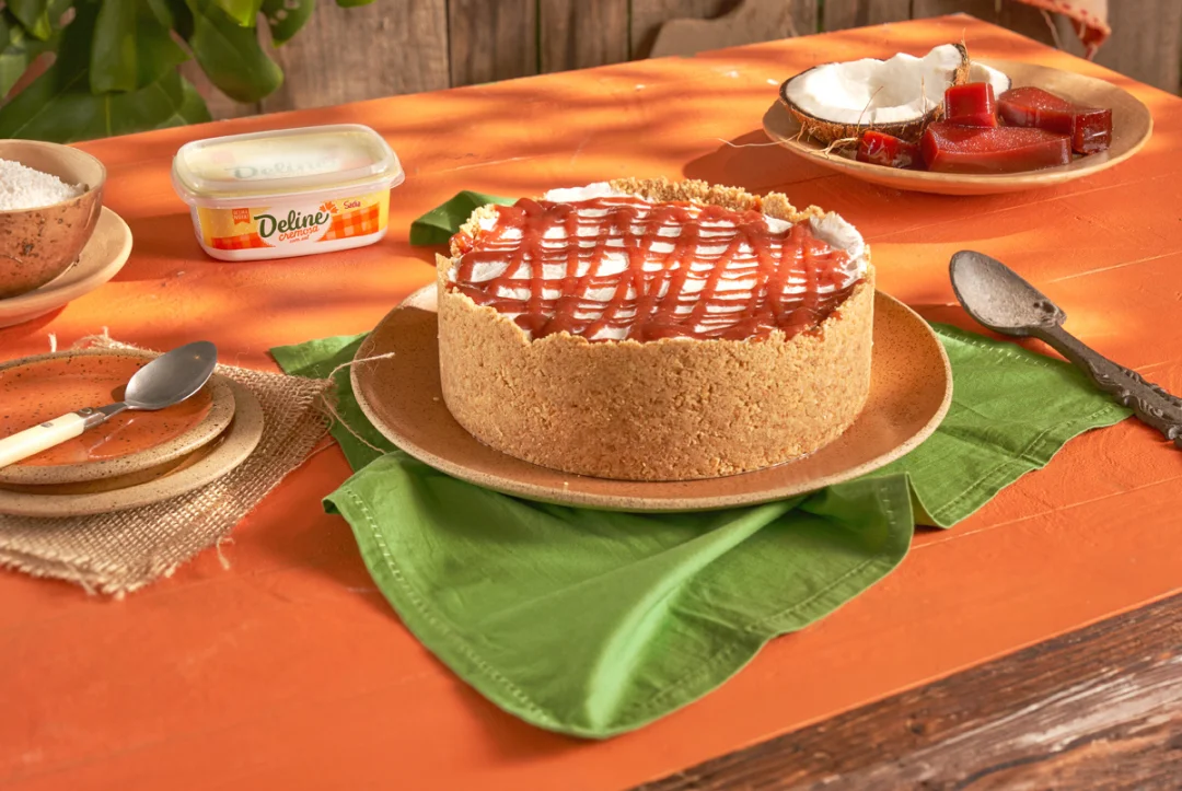 Receitas: Torta De Sorvete De Tapioca Com Coco E Calda De Goiabada