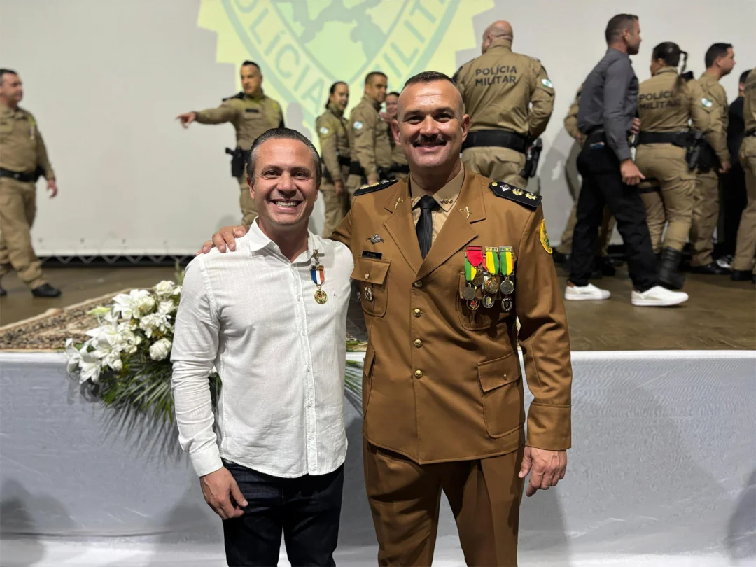 Jacarezinho: Palhares recebe Medalha Guardião do Norte Pioneiro durante comemorações dos 73 anos do 2º BPM