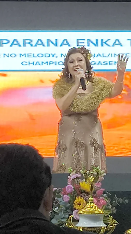 Cantora de Londrina conquista terceiro lugar em competição de música no Paraná