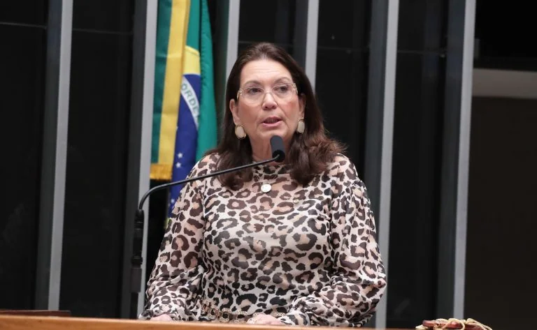 Comissão da Câmara aprova projeto que impede extinção do dinheiro em espécie