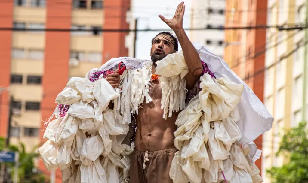 FILO 2026 leva espetáculos gratuitos para ruas, praças e teatros de Londrina nesta semana