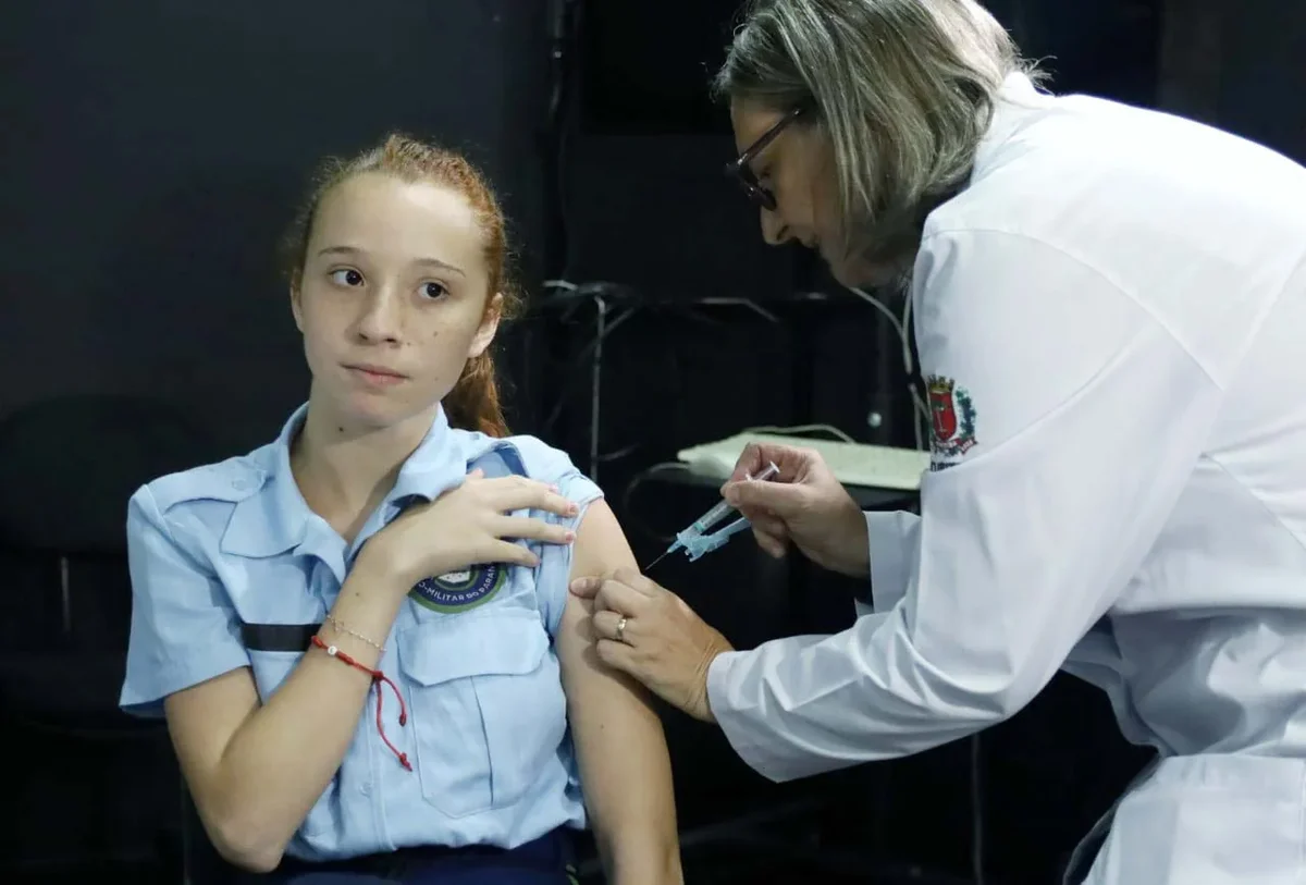 Paraná reforça vacinação contra gripe nas escolas e libera imunização para toda a população