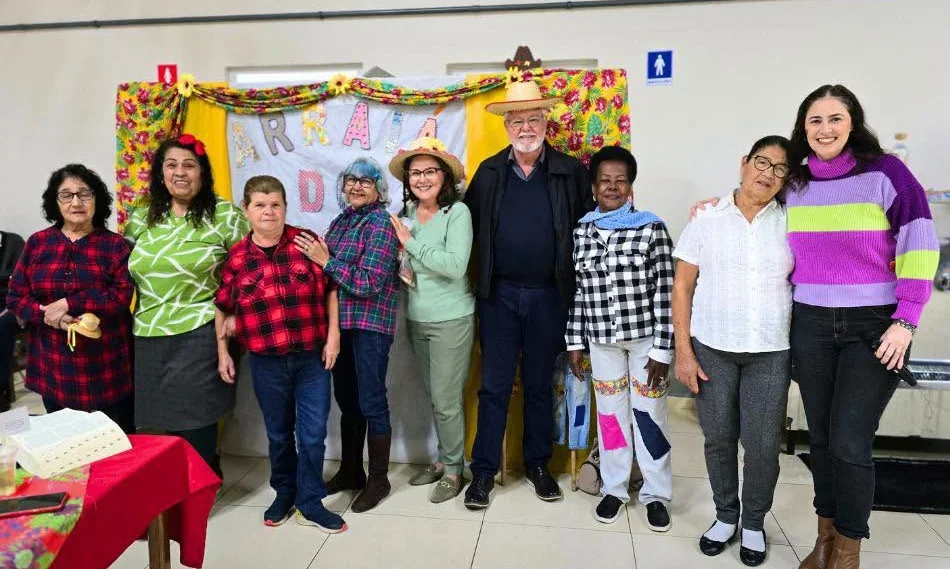 Semana Junina do CCI movimenta idosos com atividades culturais, baile e confraternização