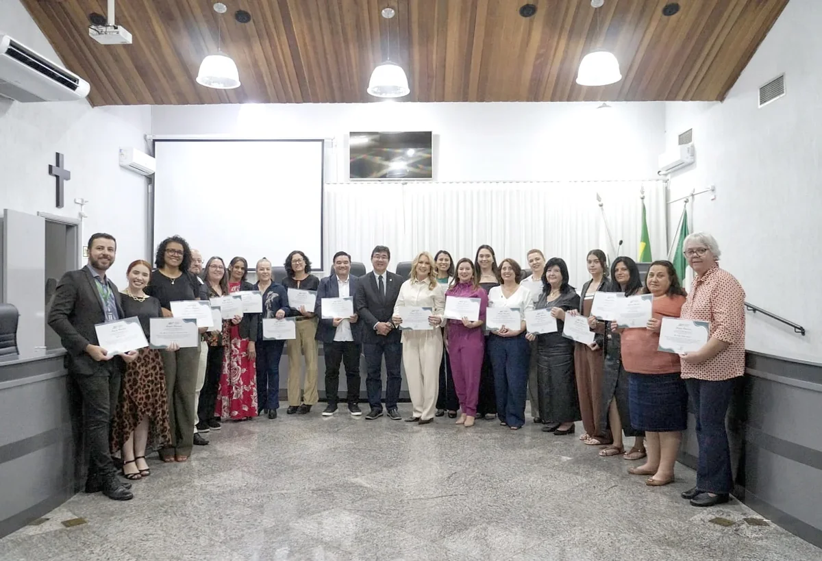 Deputado Jairo Tamura homenageia o IFPR-Cambé e seus integrantes pelos impactos sociais do Programa Mulheres Mil