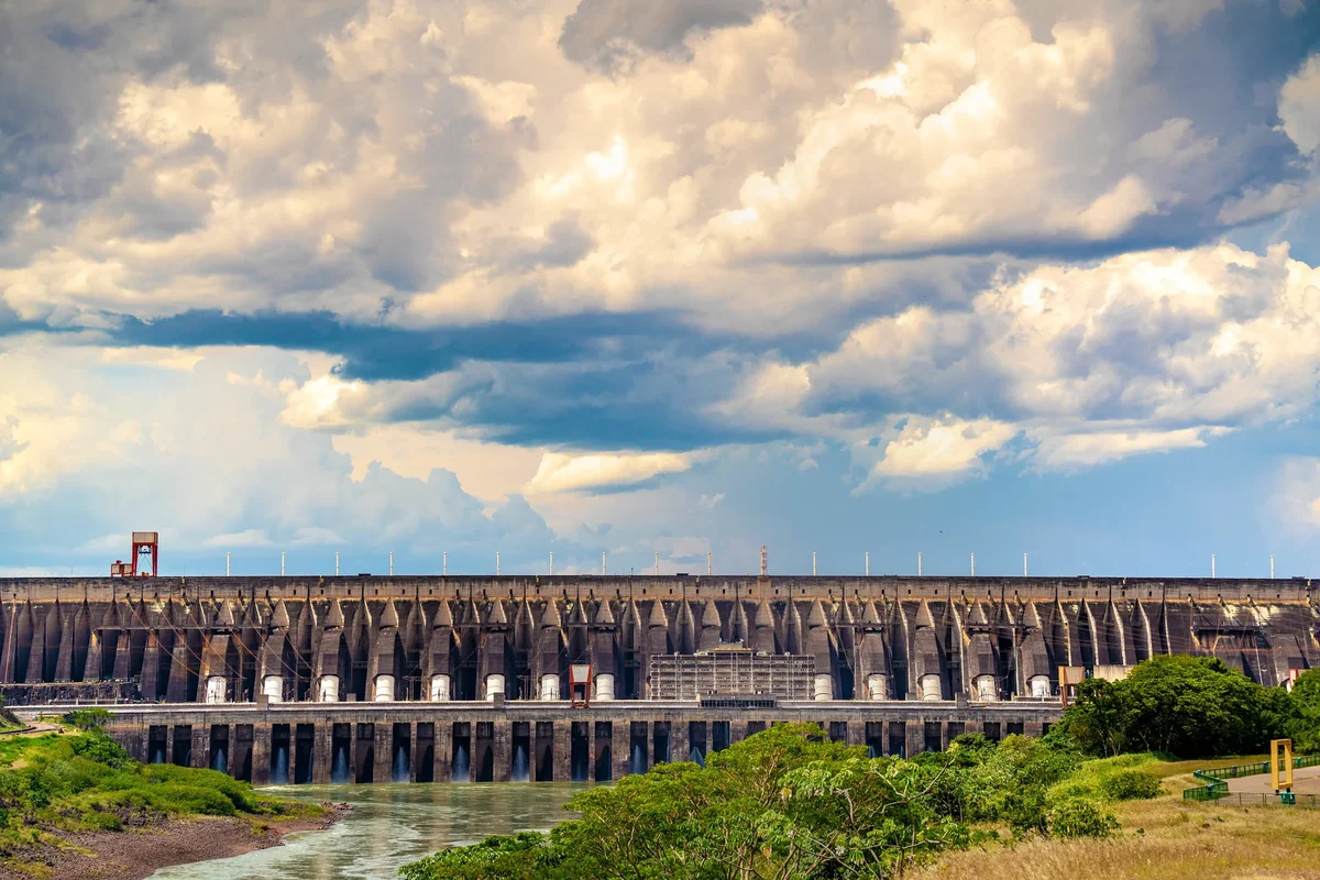 Consumo de energia oscila durante jogos da Copa e Itaipu reforça estabilidade do sistema elétrico no Brasil e Paraguai