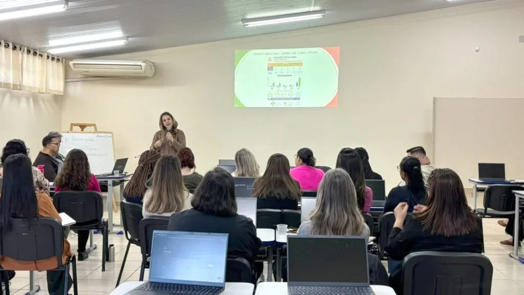 Cambé cria rede integrada para acompanhar saúde mental de crianças e prevenir crises nas escolas
