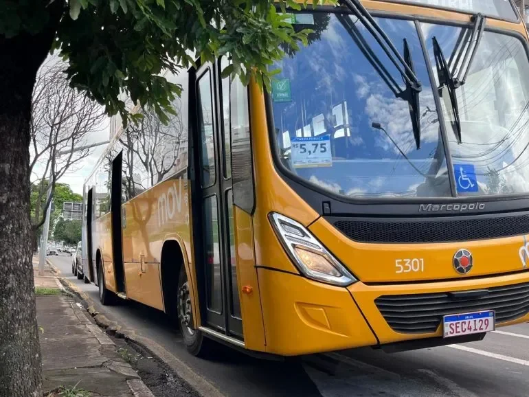 CMTU altera horários e itinerários de 38 linhas de ônibus em Londrina a partir deste domingo